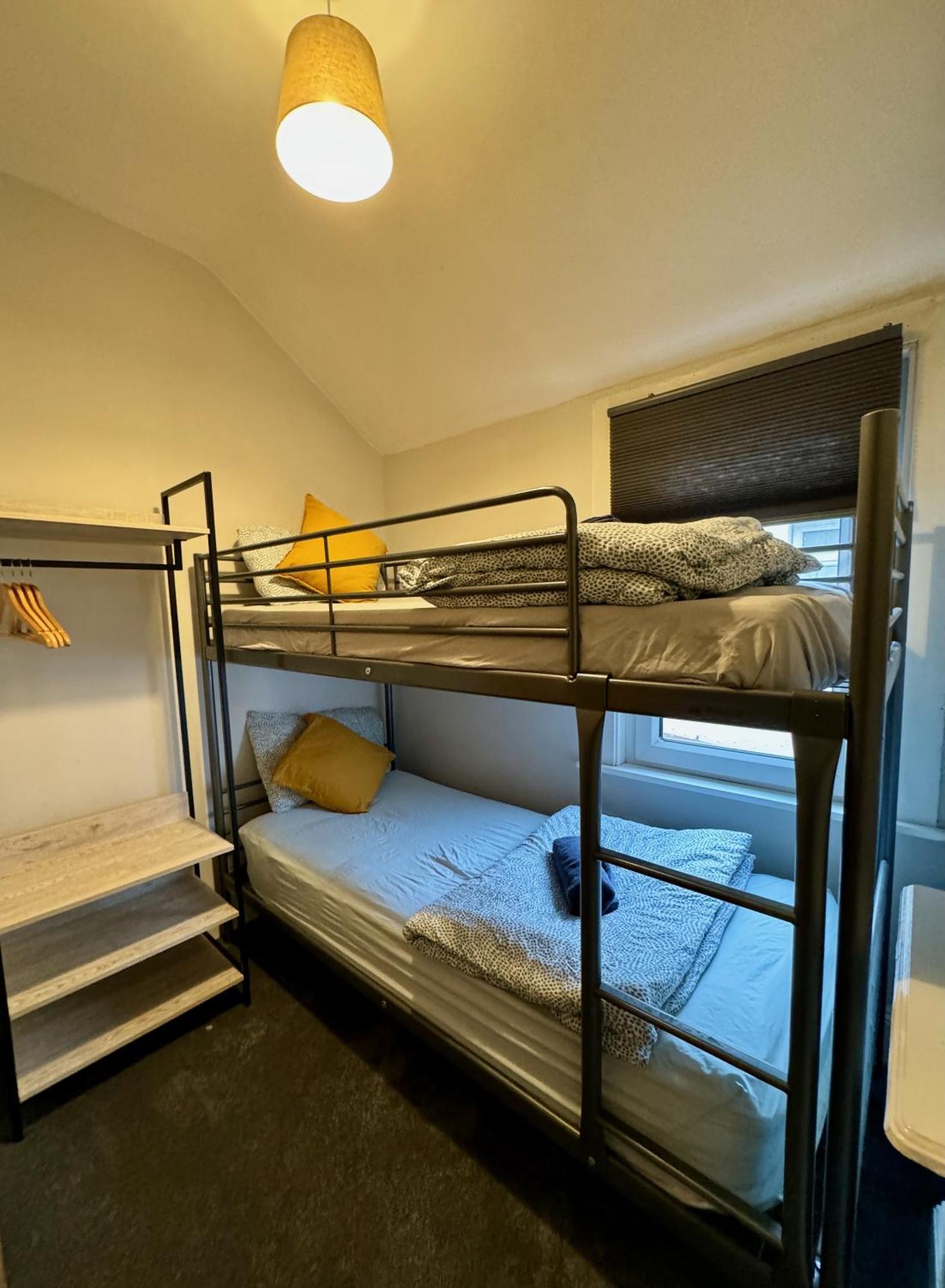 Large Citycentre Townhouse & Hot Tub, Pool Table And Offroad Parking Cardiff Eksteriør billede