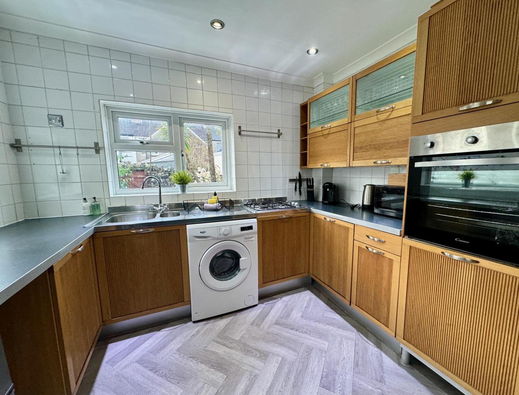 Large Citycentre Townhouse & Hot Tub, Pool Table And Offroad Parking Cardiff Eksteriør billede